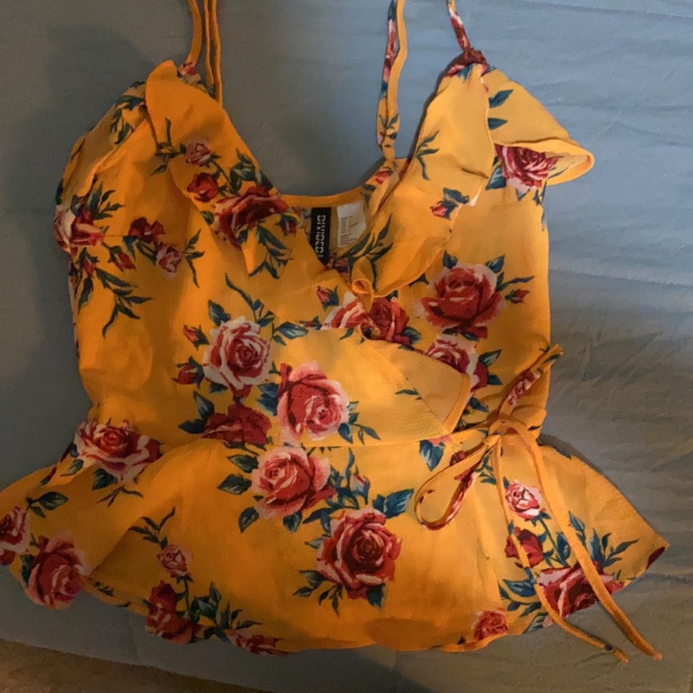Summer Top! - Picture 2 of 6